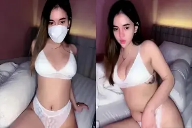 Bokep Indo Ruby Temenin Pascol Crot Lepas Masker poster