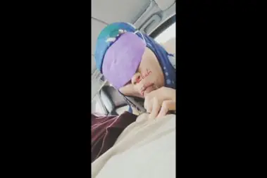 Jilbab Biru Nyepong Di Mobil Terekam Kamera poster