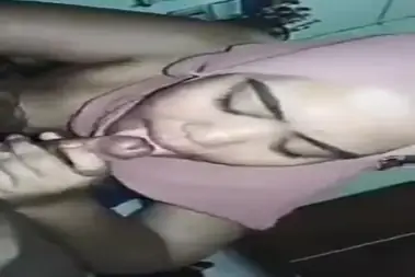 Jilbab Pink Rakus Kulum Kontol Gede Tanpa Ampun poster